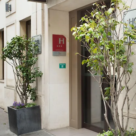 Hotel Eiffel Capitol-3